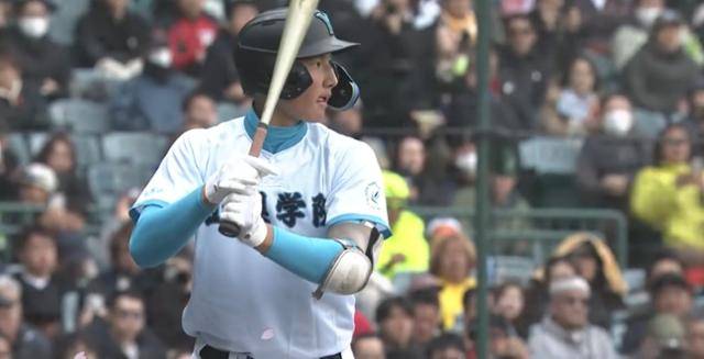 또다시 출현한 이도류 고모다(3년) 야마나시학원. NHK 캡처