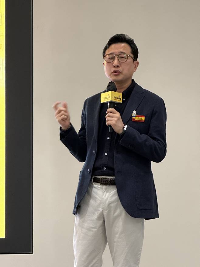 설명하고 있는 이성호 멀린 엔터테인먼트 코리아 대표 / 사진=권효정 여행+ 기자