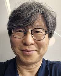 서강대학교 교수 겸 AI디지털경제금융포럼 회장 정유신