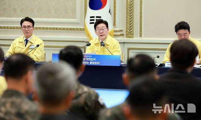 [서울=뉴시스] 고범준 기자 = 이재명 대통령이 23일 청와대에서 열린 제59차 중앙통합방위회의에서 발언하고 있다. 2026.03.23. bjko@newsis.com