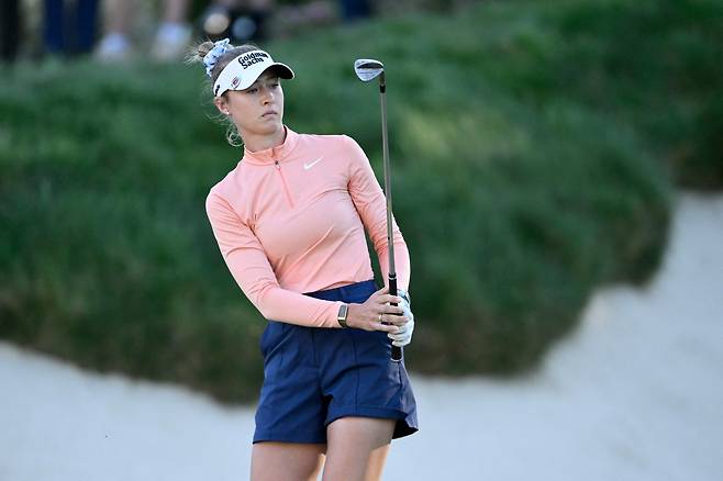 칩샷을 하고 있는 세계 2위 넬리 코르다. 사진 제공=AFP연합뉴스