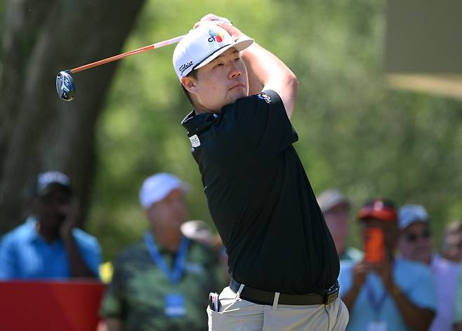 발스파 챔피언십 4라운드 2번 홀에서 티샷을 하고 있는 임성재. 팜하버 | AP뉴시스