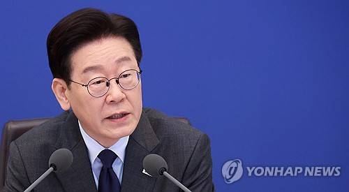 발언하는 이재명 대통령(서울=연합뉴스) 한상균 기자 = 이재명 대통령이 24일 청와대에서 열린 국무회의에서 발언하고 있다. 2026.3.24 xyz@yna.co.kr