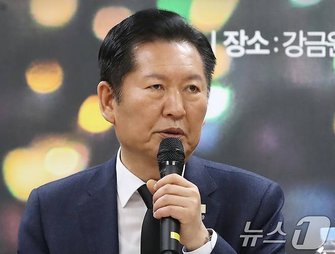 정청래 더불어민주당 대표가 23일 오전 경남 김해 진영읍 강금원 기념 봉하연수원에서 열린 봉하마을 현장 최고위원회의에서 발언을 하고 있다. 2026.3.23 ⓒ 뉴스1 윤일지 기자