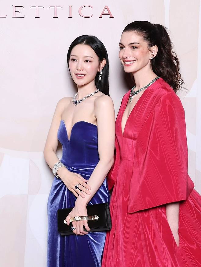 김지원과 앤 해서웨이. 사진 | 보그타이완 SNS