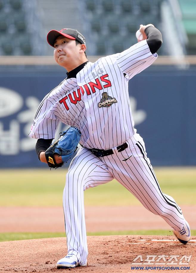 24일 잠실구장에서 열린 LG와 키움의 시범경기. LG 손주영이 역투하고 있다. 잠실=박재만 기자 pjm@sportschosun.com/2026.03.24/