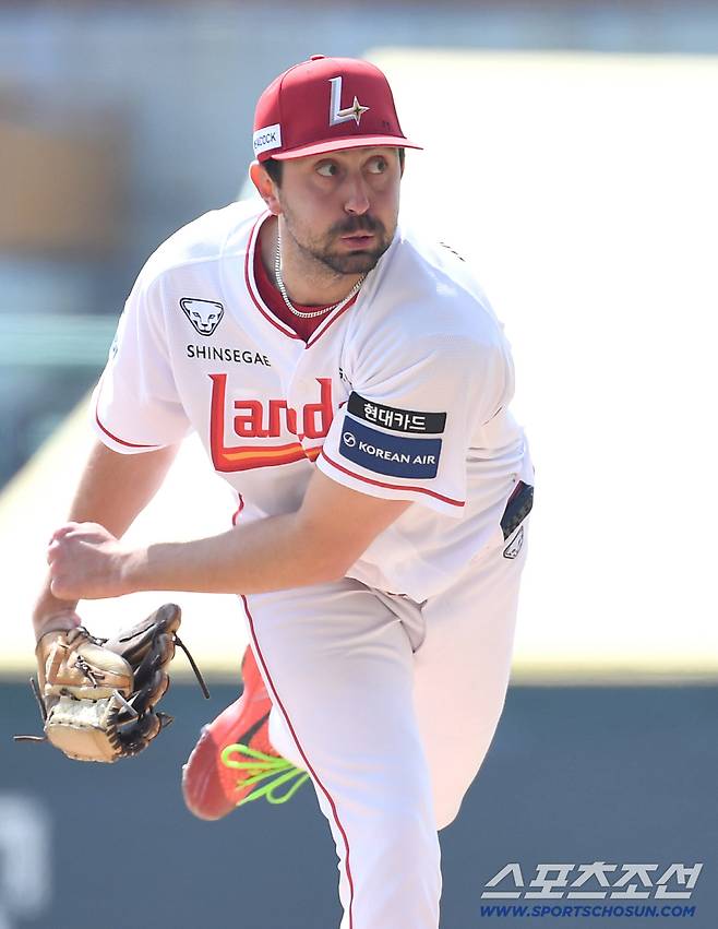 24일 인천 SSG랜더스필드에서 열린 KBO리그 시범경기 롯데와 SSG의 경기. 선발 투구하고 있는 SSG 베니지아노. 인천=송정헌 기자songs@sportschosun.com/2026.03.24/