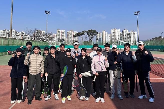 올해는 게스트로 보령을 방문한 단양군청 테니스 동호회, 내년에는 호스트로 보령시청을 맞이할 예정이다