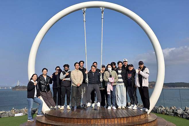 지역 관광 명소를 방문한 단양군청 테니스 동호회. 보령시는 테니스와 관광 명소의 시너지를 완성해 나가고 있다.