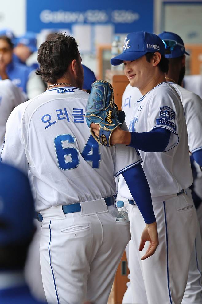 삼성 오러클린과 육선엽. 삼성 제공