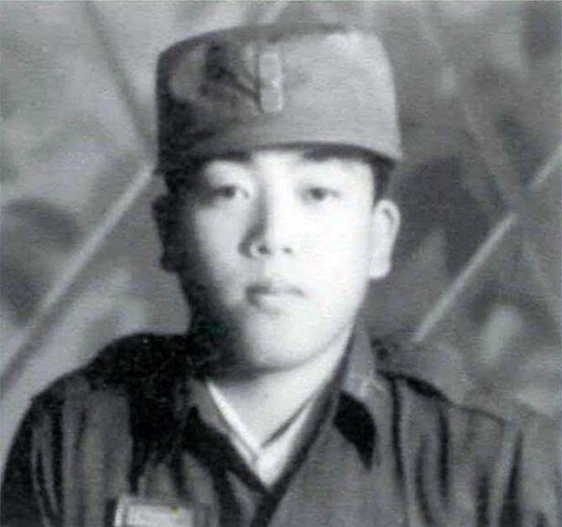1951년 3월 31일 만 18세 육군 소위 송창원. 사진 송창원 회고록
