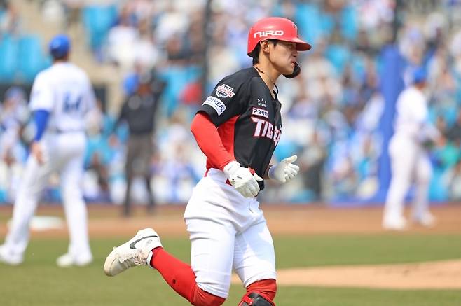 ▲ '농군 패션' 유니폼 착용한 KIA 타이거즈 김도영 [KIA 타이거즈]