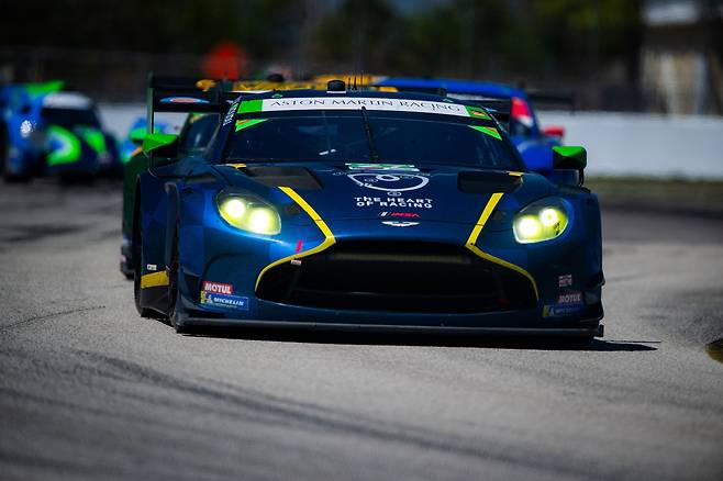 애스턴마틴의 레이싱팀 더 하트 오브 레이싱(THOR)은 ‘모빌 1 세브링 12시간 레이스’에서 2위를 기록했다. [애스턴마틴 제공]
