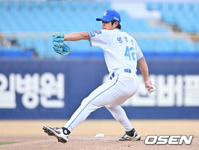 [OSEN=대구, 이석우 기자] 23일 대구삼성라이온즈파크에서 2026 신한 SOL KBO 리그 시범경기 삼성 라이온즈와 KIA 타이거즈의 경기가 열렸다. 홈팀 삼성은 양창섭이, 방문팀 KIA는 양현종이 선발 출전했다. 삼성 라이온즈 선발 투수 양창섭이 역투하고 있다. 2026.03.23 / foto0307@osen.co.kr