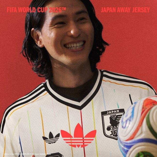 일본축구대표팀의 새로운 유니폼. 아디다스