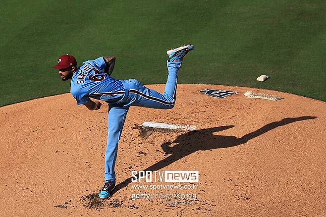 ▲ 도미니카공화국과 필라델피아 필리스 투수 크리스토퍼 산체스.