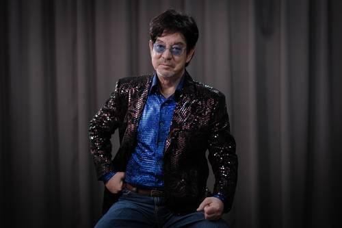 데뷔 50주년 콘서트 여는 '원조 아파트' 윤수일 (서울=연합뉴스) 류효림 기자 = 가수 윤수일이 지난 18일 서울 종로구 연합뉴스 사옥에서 인터뷰에 앞서 포즈를 취하고 있다. 2026.3.24 ryousanta@yna.co.kr