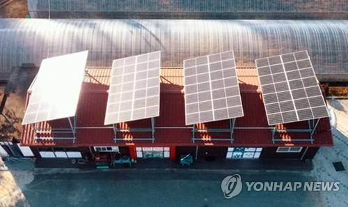 공주시 정안면에 설치된 주민수익형 태양광 마을발전소 [연합뉴스 자료사진]