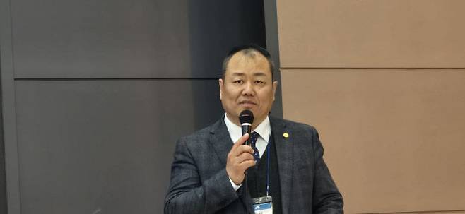 정문현 사무총장이 경과보고를 하고 있다.                                                                                                                   사진 한성일 기자