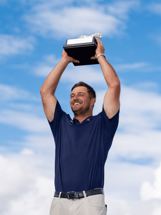 지난 22일(현지시간) 브라이슨 디샘보(미국)가 남아프리카공화국 요하네스버그 인근 더 클럽 앳 스테인시티에서 열린 LIV 골프 대회에서 정상에 올랐다. /사진=트위터 캡처