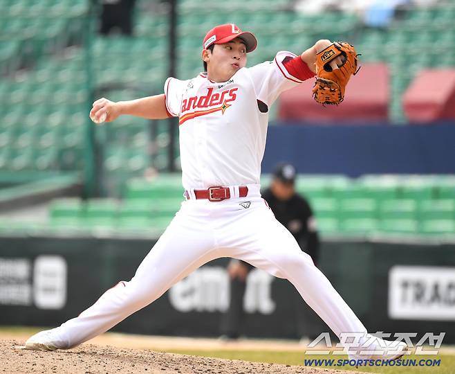 24일 인천 SSG랜더스필드에서 열린 KBO리그 시범경기 롯데와 SSG의 경기. 투구하고 있는 SSG 조병현. 인천=송정헌 기자songs@sportschosun.com/2026.03.24/