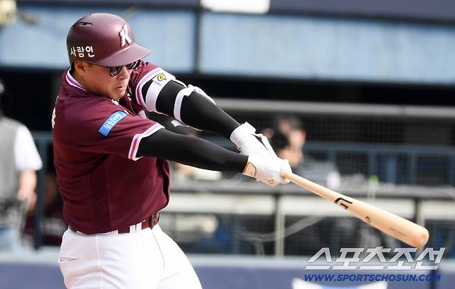 안치홍은 시범경기 타율 0.341 14안타 2홈런 10타점을 기록하며 맹타를 휘둘렀다. 잠실=박재만 기자
