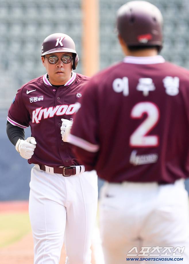 강한 2번 타자의 정석.