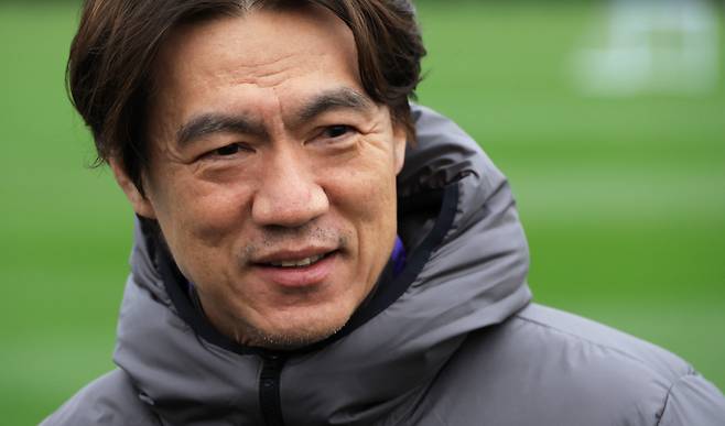 홍명보 감독의 미소

    (밀턴킨스[영국]=연합뉴스) 최재구 기자 = 코트디부아르전을 앞둔 한국 축구 국가대표팀의 홍명보 감독이 24일(현지시간) 영국 런던 북서쪽 밀턴킨스에서 팀훈련에 앞서 취재진과 대화하며 미소를 보이고 있다. 2026.3.25

    jjaeck9@yna.co.kr

(끝)





<저작권자(c) 연합뉴스, 무단 전재-재배포, AI 학습 및 활용 금지>