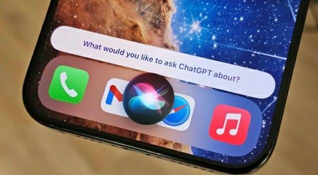 아이폰에서 시리를 구동하는 모습 (사진=씨넷)