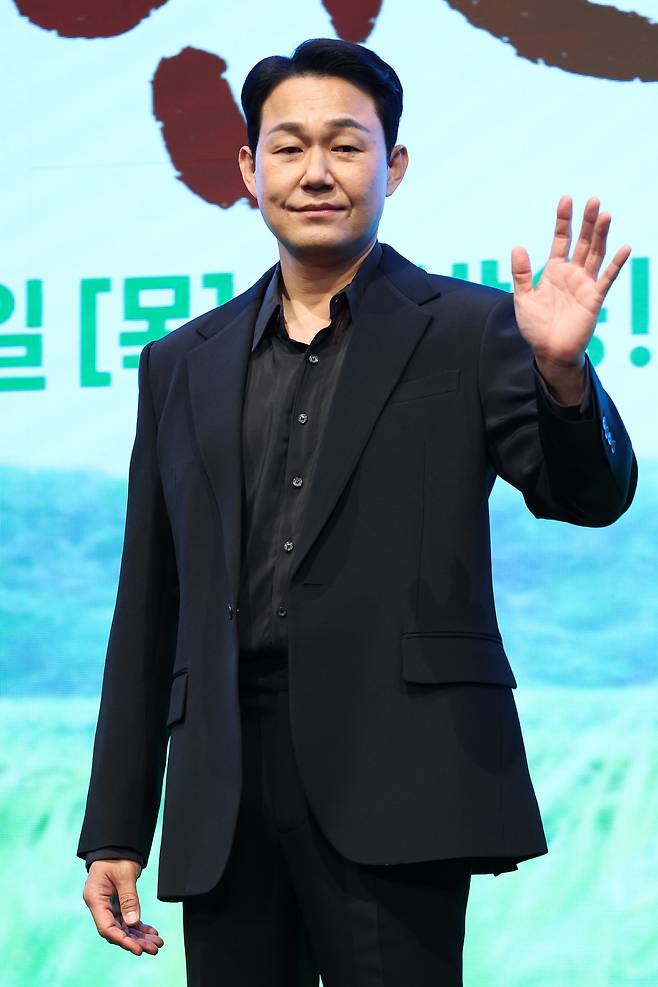 배우 박성웅이 25일 서울 구로구 더세인트에서 열린 KBS2 드라마 '심우면 연리리' 제작발표회에서 포즈를 취하고 있다. /연합뉴스