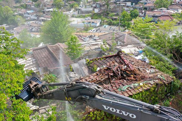 서울 마지막 달동네 '백사마을'이 철거되고 있다. 뉴시스