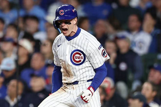 <yonhap photo-2778="">시카고 컵스를 대표하는 신형 엔진으로 떠오른 피트 크로우-암스트롱. [AFP=연합뉴스]</yonhap>