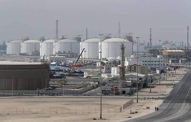 카타르 최대 액화천연가스(LNG) 생산시설이 있는 라스라판 산업도시 전경. AFP=연합뉴스