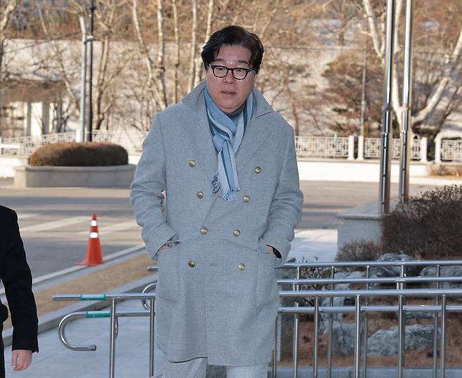 김성태 전 쌍방울 회장이 지난 1월 20일 '쌍방울 대북 송금 사건' 수사 과정에서 제기된 진술 회유 의혹과 관련해 서울 서초구 서울고검 인권침해점검 태스크포스(TF)에서 조사를 받기 위해 출석하고 있다. 연합뉴스