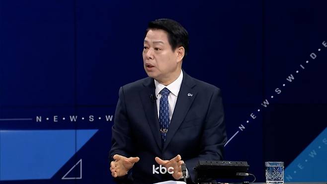 ▲ 24일 KBC <뉴스와이드>에 출연한 박성현 전 여수광양항만공사 사장