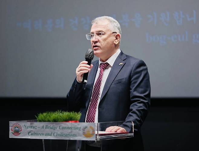 Tajik Ambassador Salohiddin Kirom speaks at a forum titled “Nowruz Bridge: Connecting Cultures and Celebrations,” at Chungmu Art Center in Jung-gu,  Seoul, Tuesday (Embassy of Tajikistan in Seoul)