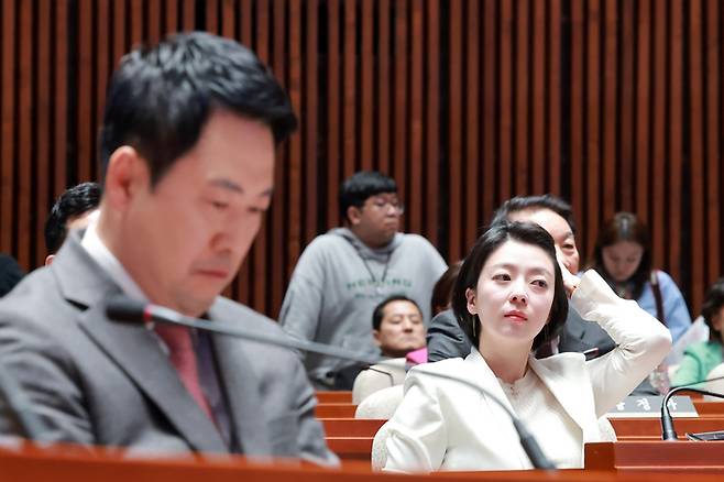 의원총회 참석한 국민의힘 장동혁 대표와 배현진 의원 [연합뉴스]