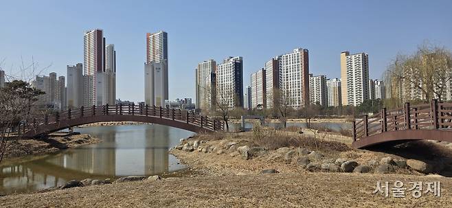 김포 한강신도시 호수 공원에 바라본 도시의 모습 /김경미기자