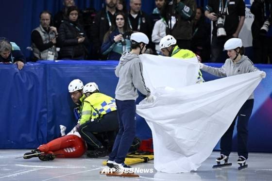 카밀라 셀리에르(맨 왼쪽)의 사고 직후 모습. /AFPBBNews=뉴스1