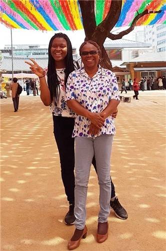 조계사에서 어머니와 함께