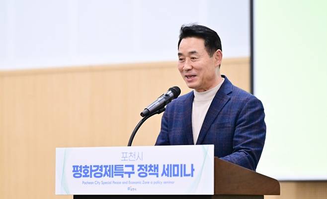 ▲ 백영현 포천시장이 27일 경기도청 북부청사에서 열릴 평화경제특구 후보지 선정 대면 평가에 직접 발표자로 나선다. 양주·파주의 절반 수준인 토지 가격 경쟁력을 바탕으로 유치 당위성을 설명할 예정이다./인천일보 DB