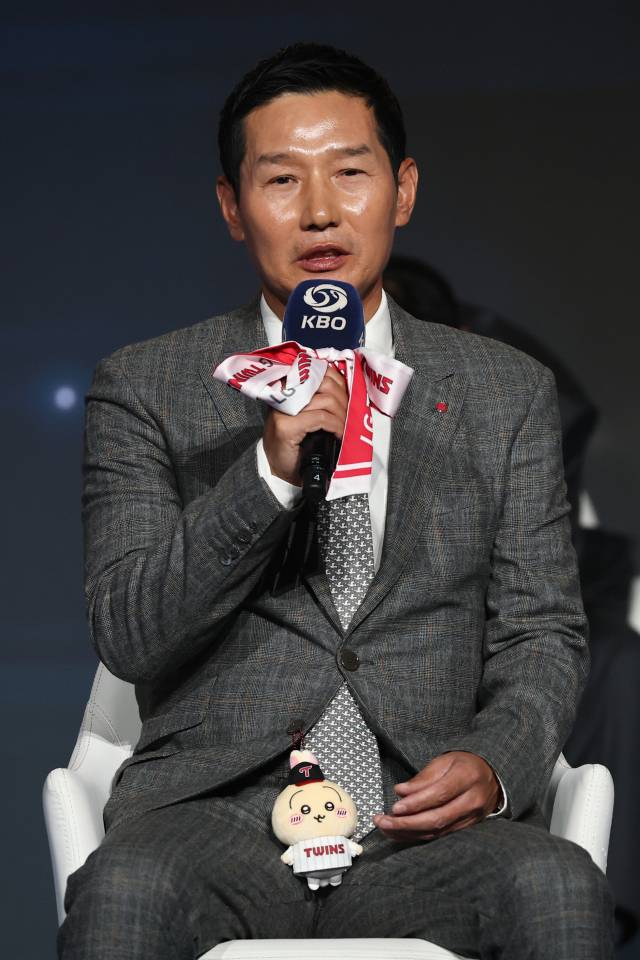 염경엽 LG 트윈스 염경엽 감독이 26일 서울 롯데호텔 월드에서 열린 2026 KBO리그 미디어데이에 참석, 출사표를 밝히고 있다. 연합뉴스