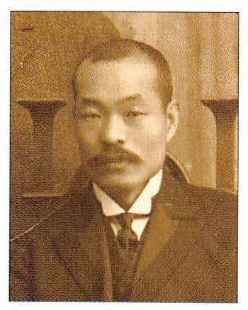 안중근 의사 서거 116주기인 26일 이규수 전 히토츠바시대 교수는 서거 약 5개월 뒤인 1910년 9월 10일 보도된 일본 오사카 마이니치 신문 기사를 공개했다. 사진은 기사를 작성한 고마츠 모토고 기자. 2026.3.26. 이규수 전 교수 제공