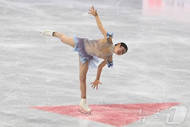 이해인이 26일(한국시간) 체코 프라하의 O2 아레나에서 열린 2026 국제빙상경기연맹(ISU) 피겨 스케이팅 세계선수권대회 여자 싱글 쇼트프로그램에서 연기를 펼치고 있다. ⓒ AFP=뉴스1