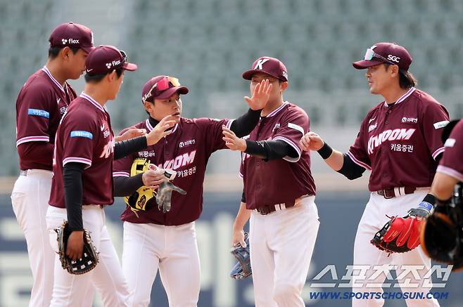 24일 잠실구장에서 열린 LG와 키움의 시범경기. 승리한 키움 선수들이 기뻐하고 있다. 잠실=박재만 기자 pjm@sportschosun.com/2026.03.24/