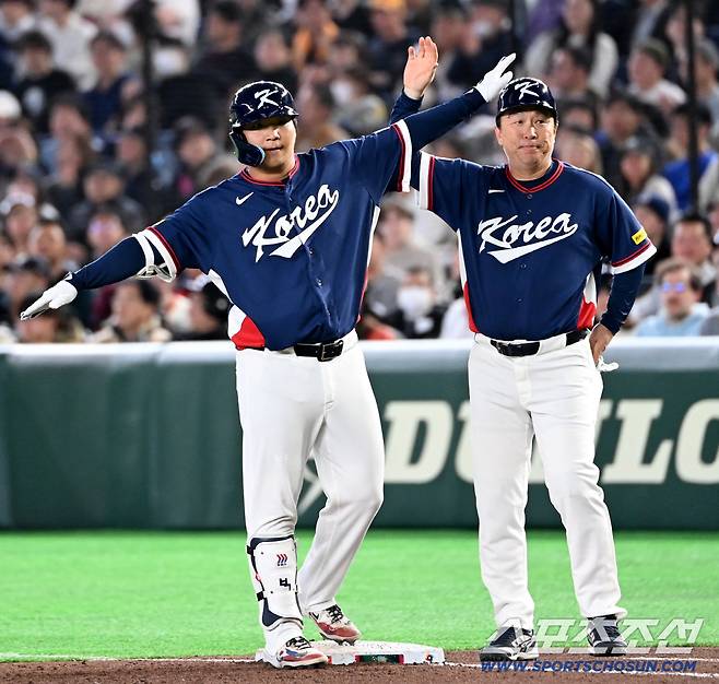 9일 일본 도쿄돔에서 열린 WBC(월드베이스볼클래식) 한국과 호주의 경기, 5회초 2사 2루 문보경이 1타점 적시타를 치고 기뻐하고 있다. 도쿄(일본)=허상욱 기자wook@sportschosun.com/2026.03.09/