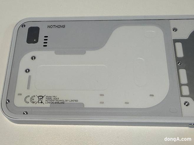 낫싱 폰 4a. 김상준 기자 ksj@donga.com