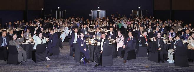 INI 하버드 경영대 CEO 프로그램 5기 개막식이 11일 서울 JW 메리어트호텔에서 열렸다. INI 제공