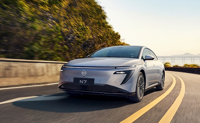 닛산이 2025년 4월 중국에서 출시한 전기차 N7는 초반부터 돌풍을 일으켰다. 지난해 연말까지 5만대 넘게 팔리며 닛산의 중국시장 부활을 주도하고 있다. 닛산 제공