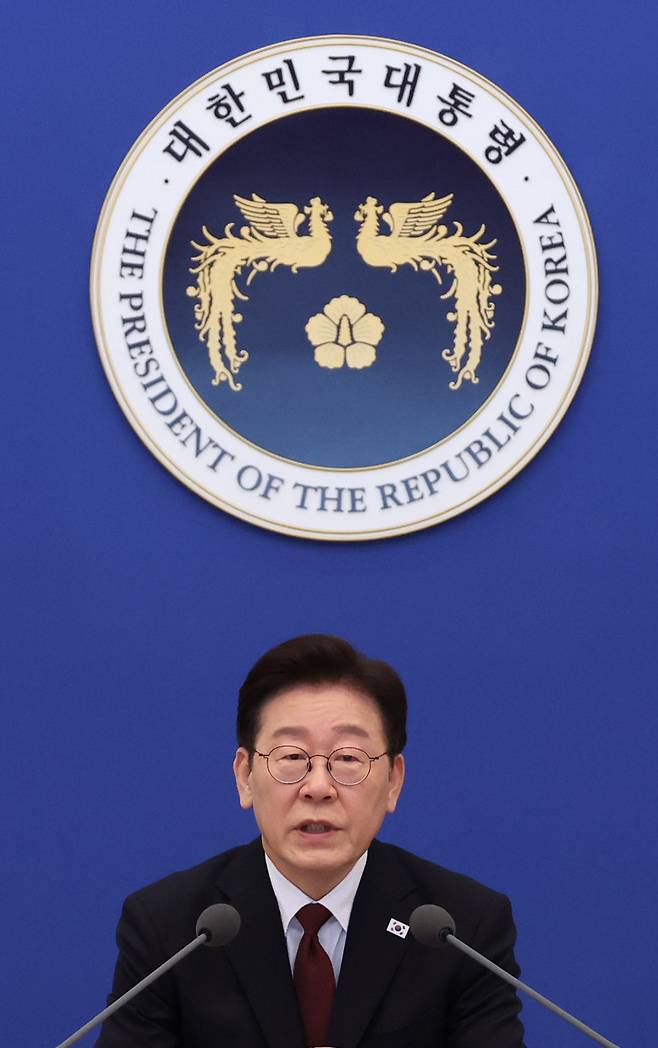 이재명 대통령이 청와대에서 열린 제2차 비상경제점검회의에서 발언하고 있다. 청와대통신사진기자단. 2026.3.26